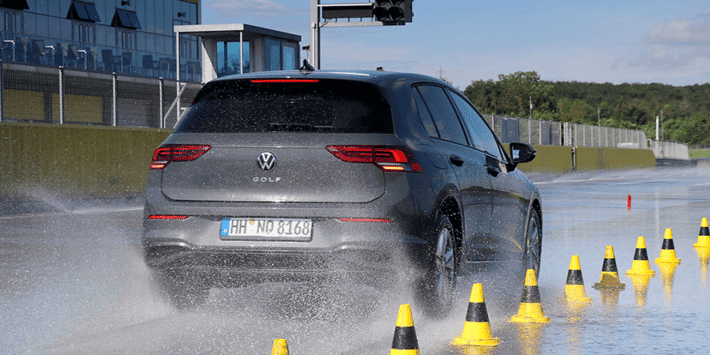 Test Ganzjahresreifen: Auto Bild hat einen großen Vergleichstest von Ganzjahresreifen für Stadtautos und Kompaktwagen durchgeführt