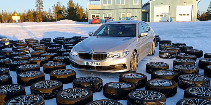 Winterreifentest: Auto Bild vergleicht 51 Winterreifen auf einem 5er BMW